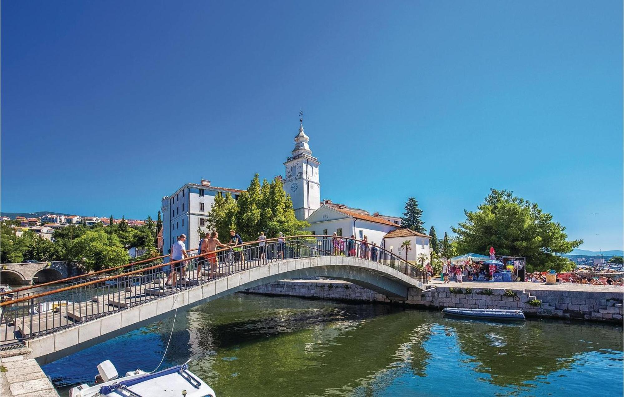 1 Bedroom Cozy Apartment In Crikvenica Luaran gambar