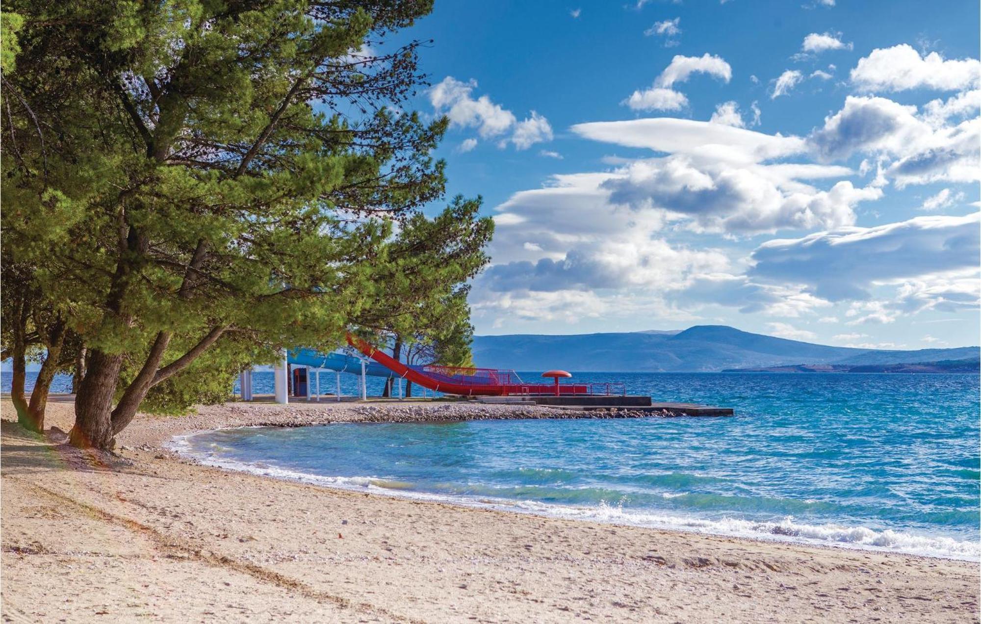 1 Bedroom Cozy Apartment In Crikvenica Luaran gambar