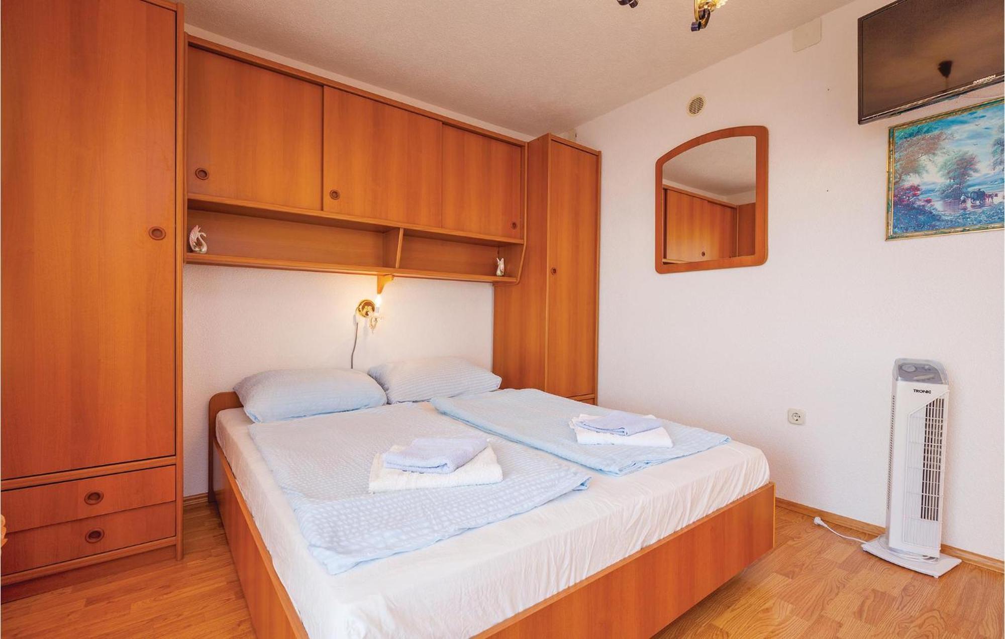 1 Bedroom Cozy Apartment In Crikvenica Luaran gambar