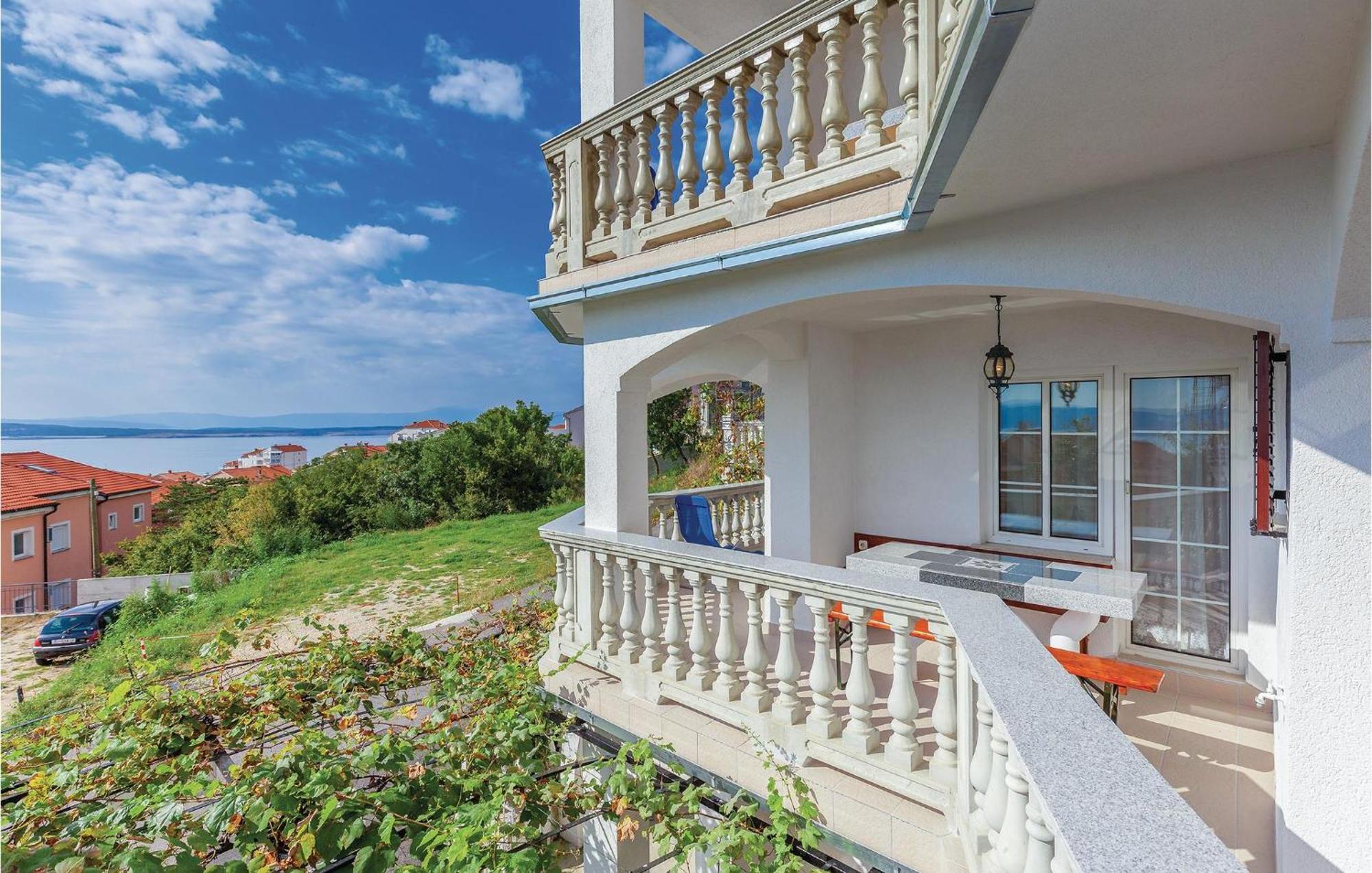 1 Bedroom Cozy Apartment In Crikvenica Luaran gambar
