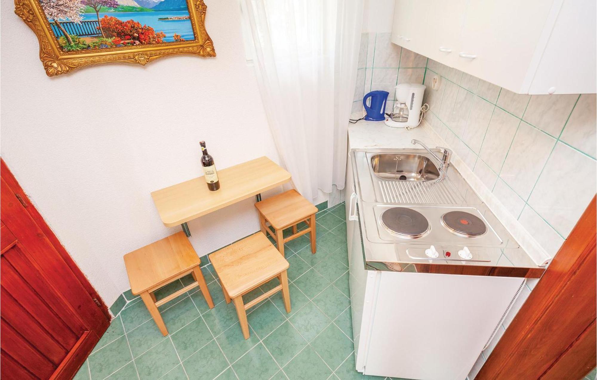 1 Bedroom Cozy Apartment In Crikvenica Luaran gambar
