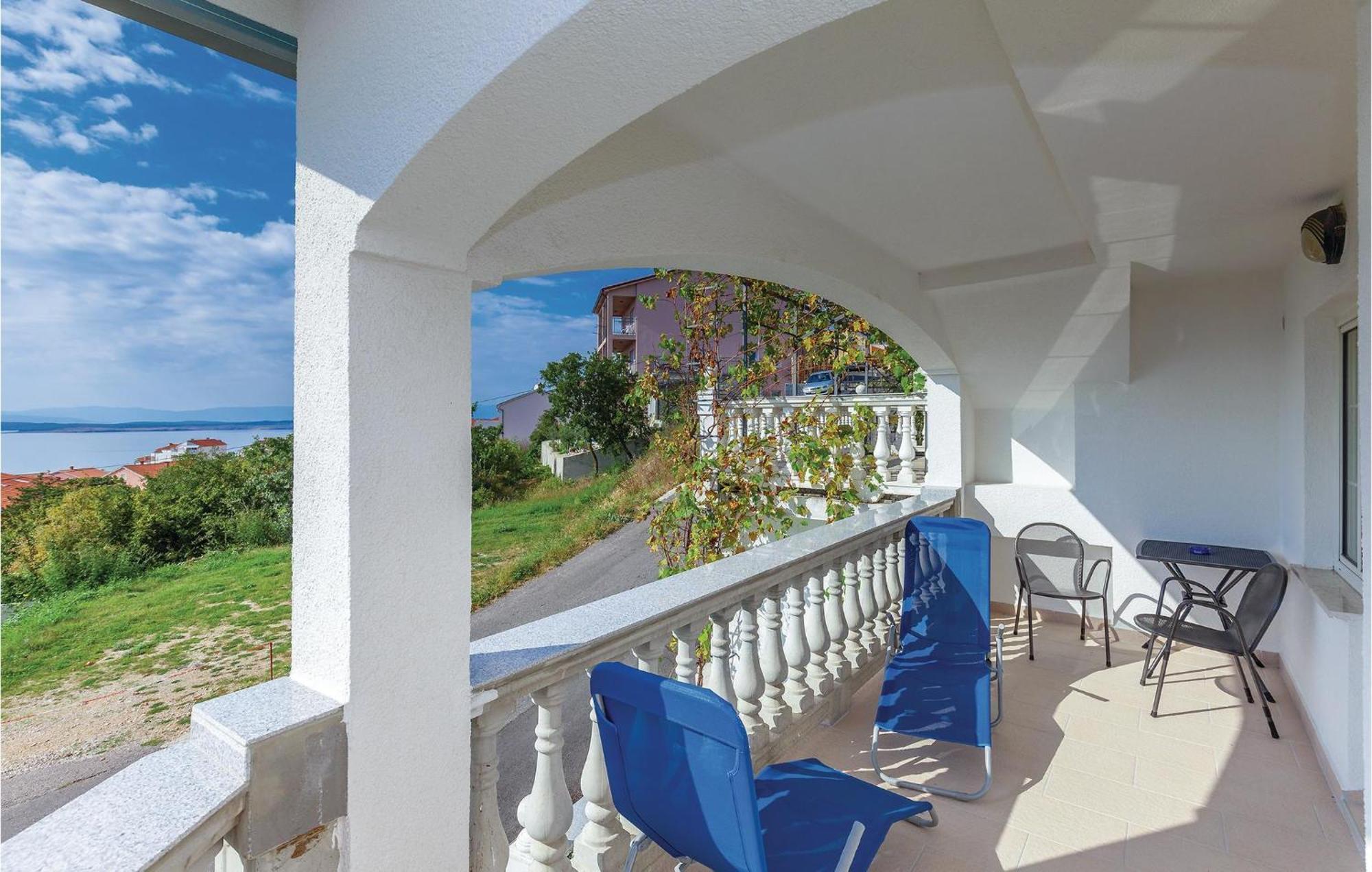 1 Bedroom Cozy Apartment In Crikvenica Luaran gambar