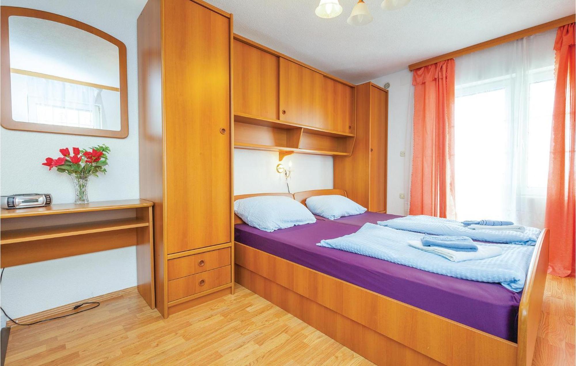 1 Bedroom Cozy Apartment In Crikvenica Luaran gambar