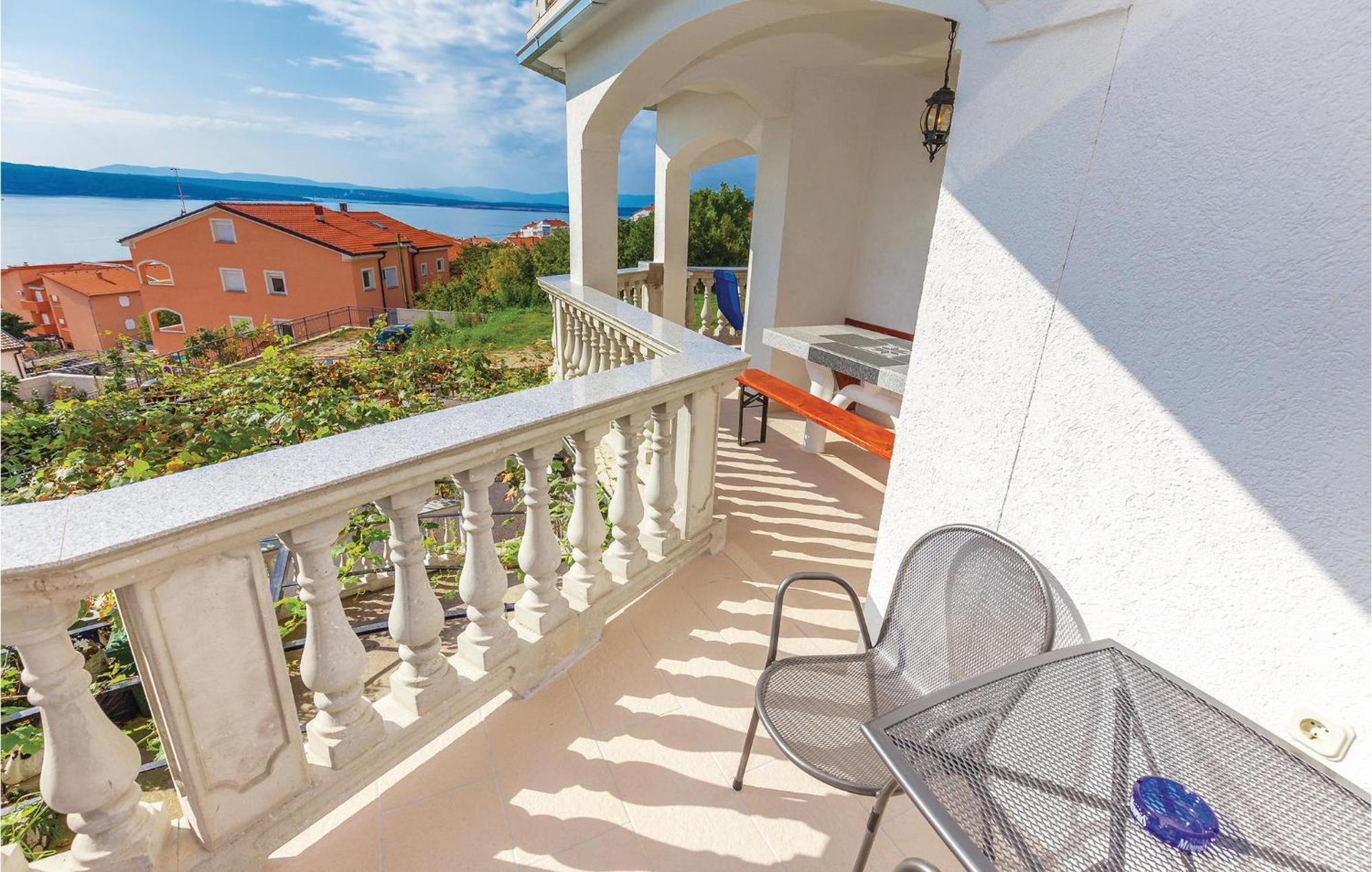 1 Bedroom Cozy Apartment In Crikvenica Luaran gambar