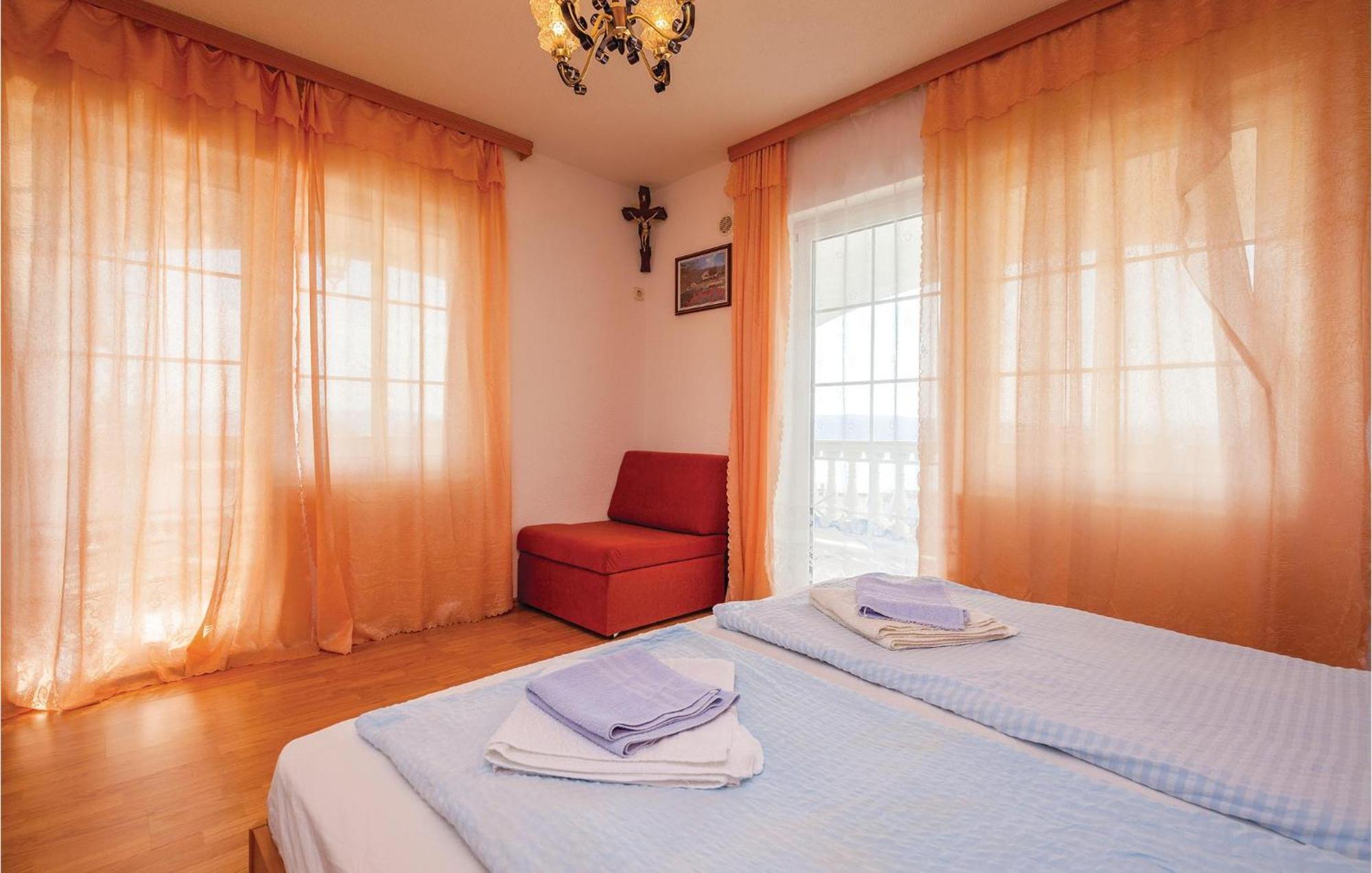 1 Bedroom Cozy Apartment In Crikvenica Luaran gambar