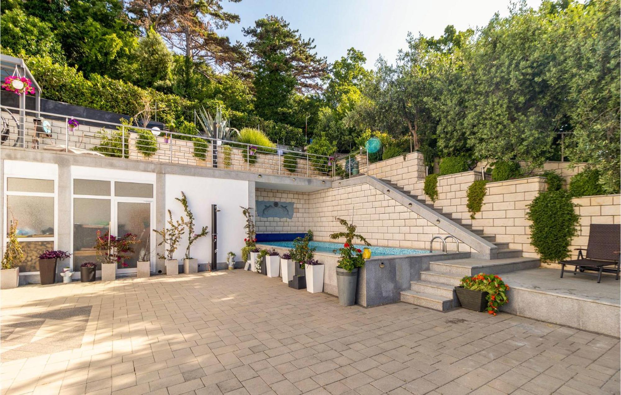 1 Bedroom Cozy Apartment In Crikvenica Luaran gambar