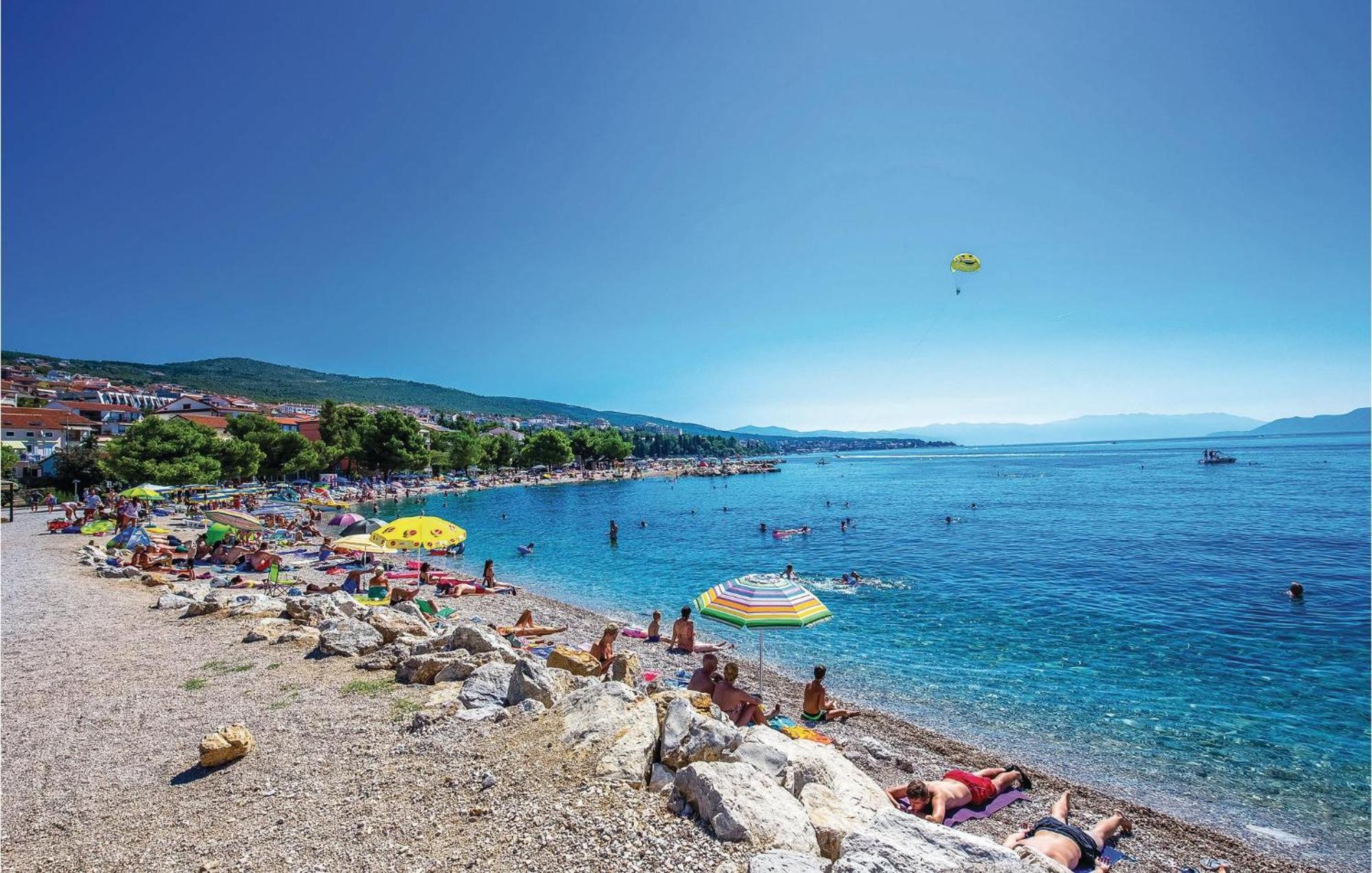 1 Bedroom Cozy Apartment In Crikvenica Luaran gambar