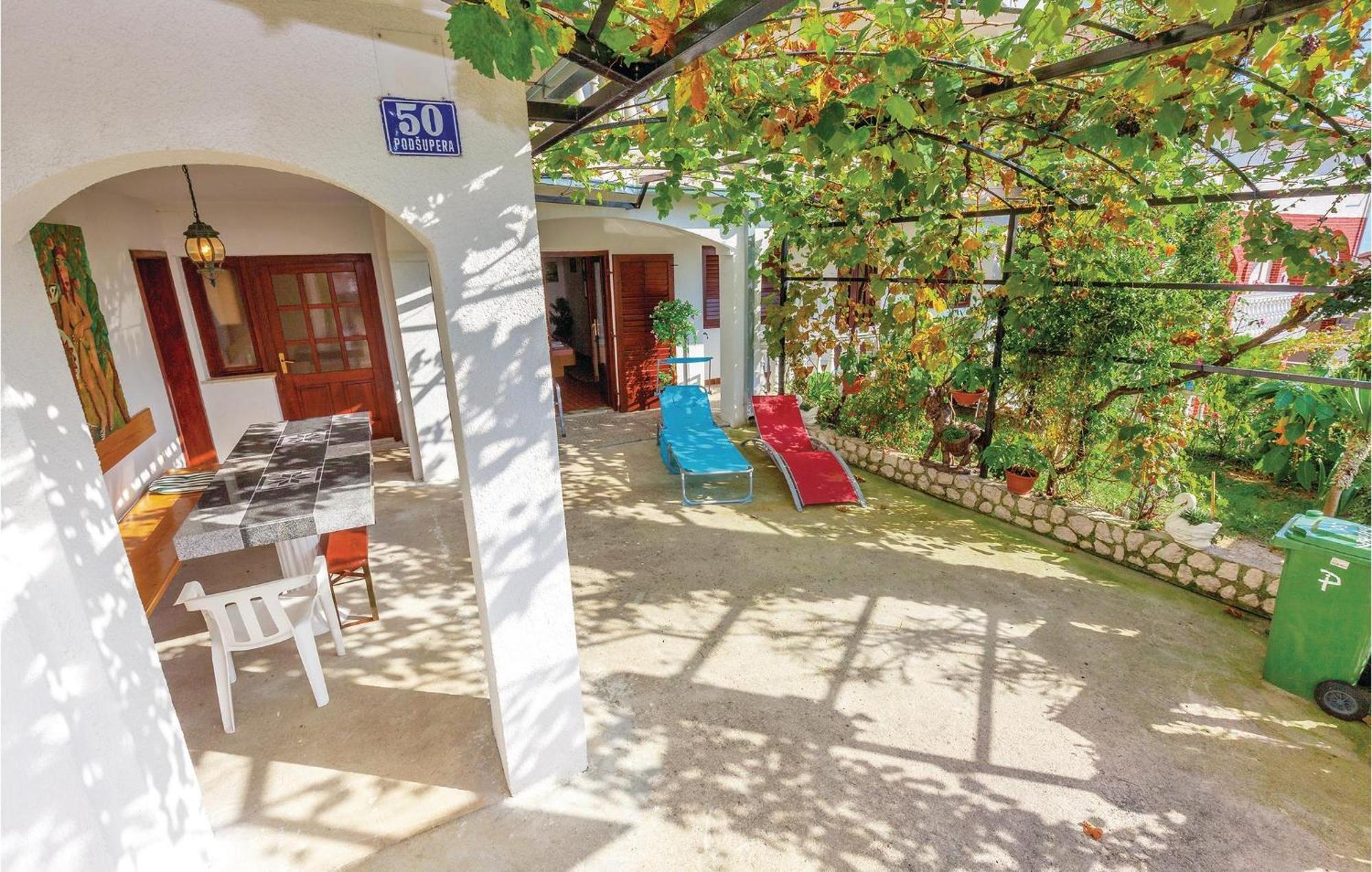 1 Bedroom Cozy Apartment In Crikvenica Luaran gambar